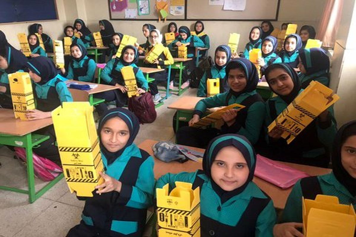 آغاز توزیع جعبه های ایمن بین 25 هزار دانش آموز در اصفهان