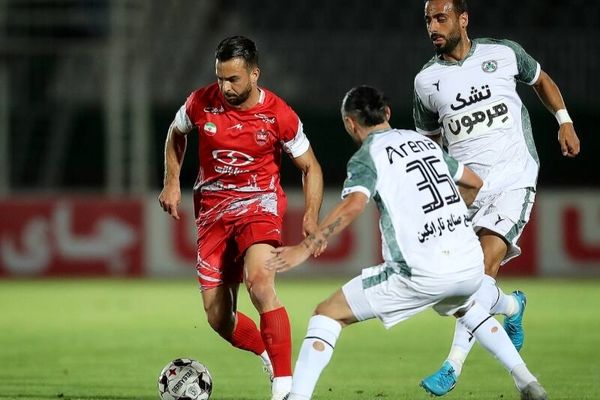 پرسپولیس لیگ را با تساوی مقابل ذوب آهن شروع کرد