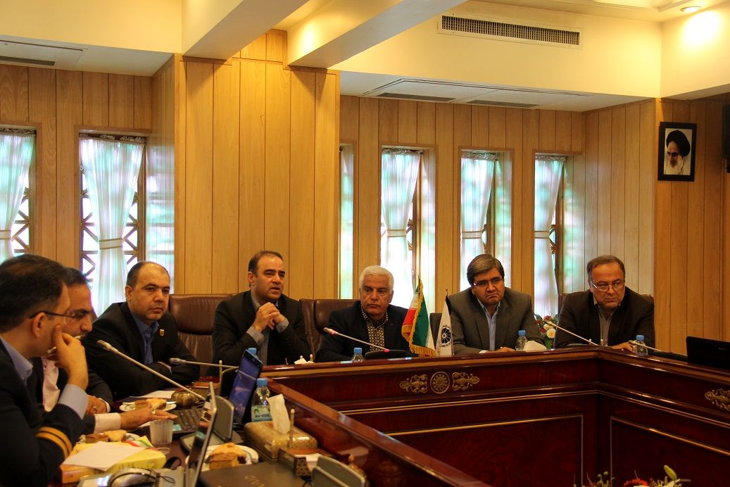 معافیت مالیاتی صادرکنندگان به‌طور کامل اجرا نمی‌شود/ صادرات 99  میلیون دلار استان اصفهان  در فروردین 96.