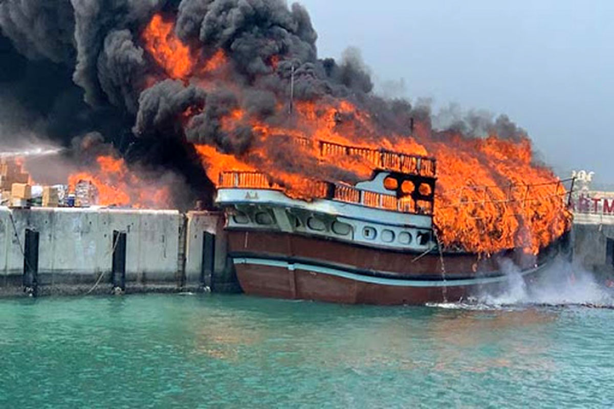 تشریح جزئیات آتش سوزی ۷ لنج در اسکله صیادی بندرکنگ