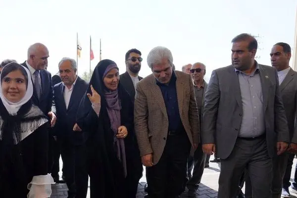 ورود وزیر راه و شهرسازی و معاون نخست وزیر جمهوری آذربایجان به جلفا