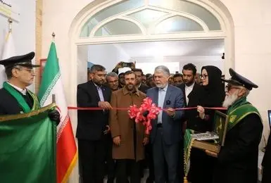 حضور وزیر ارشاد برای افتتاح کتابخانه یک مسجد