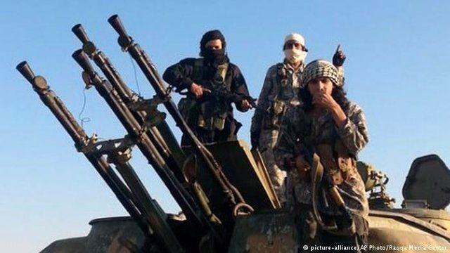 ​​​​​​​داعش فرماندهان ارشدش را از رقه خارج کرده است/ شهر المیادین گزینه احتمالی برای داعش