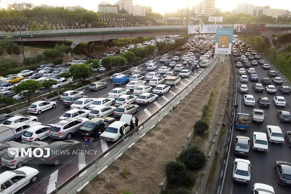 محور هراز هم‌زمان با چالوس پرحجم و پرترافیک است