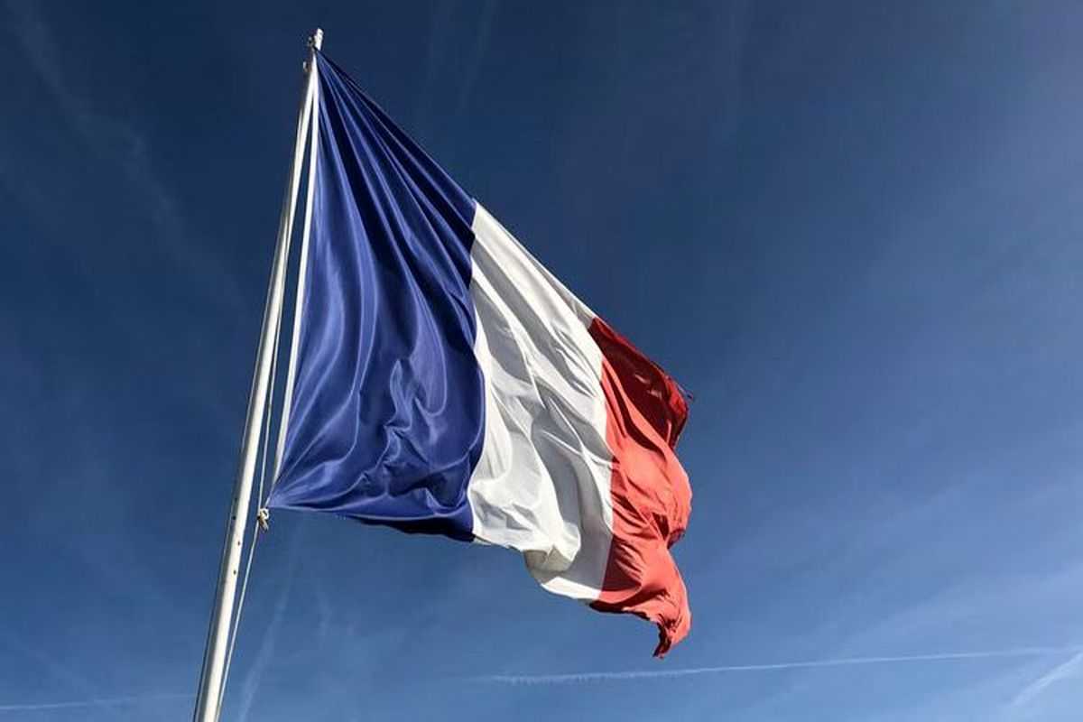 با این ۷ روش، اقامت کشور فرانسه را کاملاً قانونی و اصولی اخذ کنید!