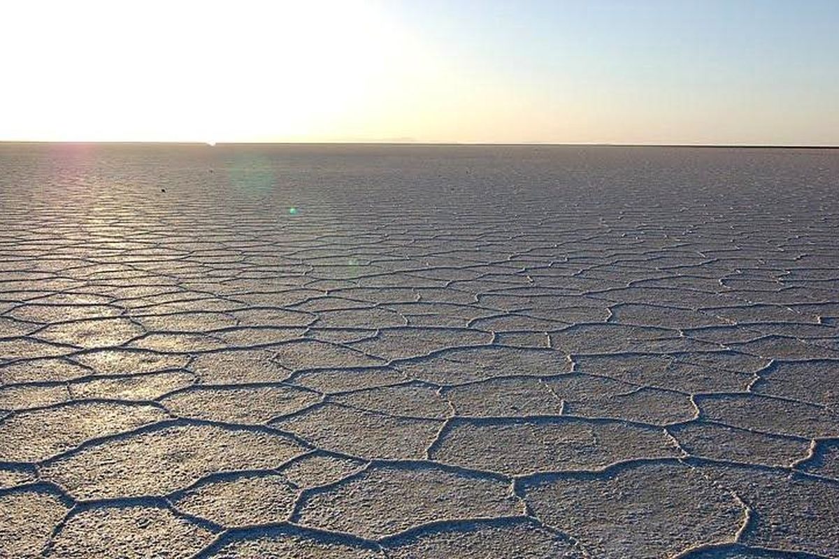 بحران در دریاچه نمک قم جدی تر از دریاچه ارومیه شد