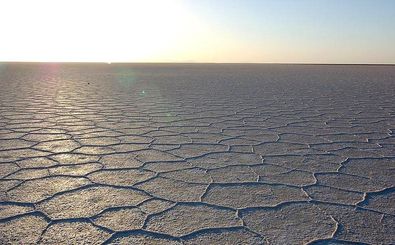 بحران در دریاچه نمک قم جدی تر از دریاچه ارومیه شد