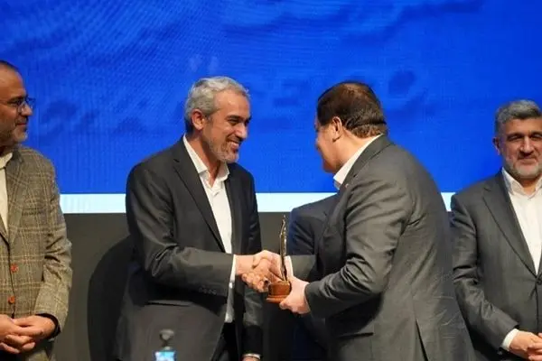 قدردانی وزیر اقتصاد از بانک ملت به عنوان بانک پیشگام بورس کالای ایران