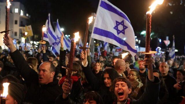  هزاران شهرک‌نشین علیه نتانیاهو در قدس اشغالی و قیساریه تظاهرات کردند