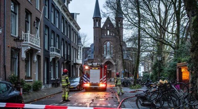 تلفات آتش‌بازی و خشونت خیابانی در آغاز سال نو هلند