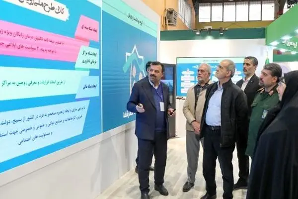 رئیس جمهور از نمایشگاه «الگوهای مسیر پیشرفت» بازدید کرد