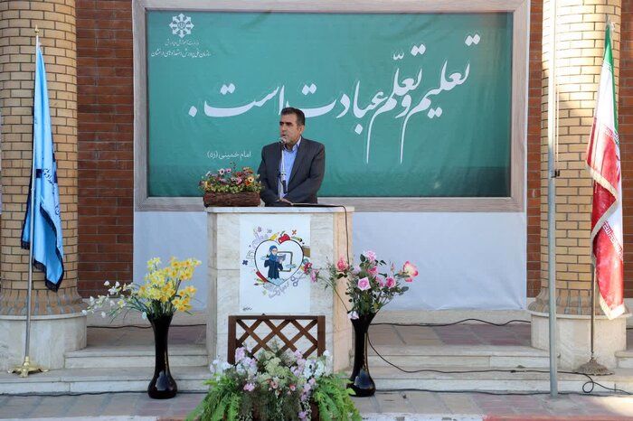زنگ سپاس معلم در کرمانشاه به صدا درآمد