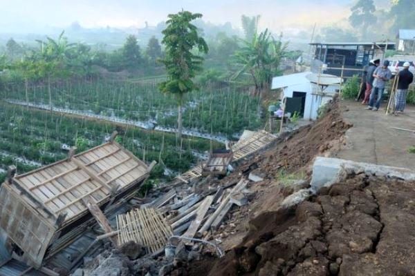  زلزله ۷ ریشتری اندونزی را لرزاند