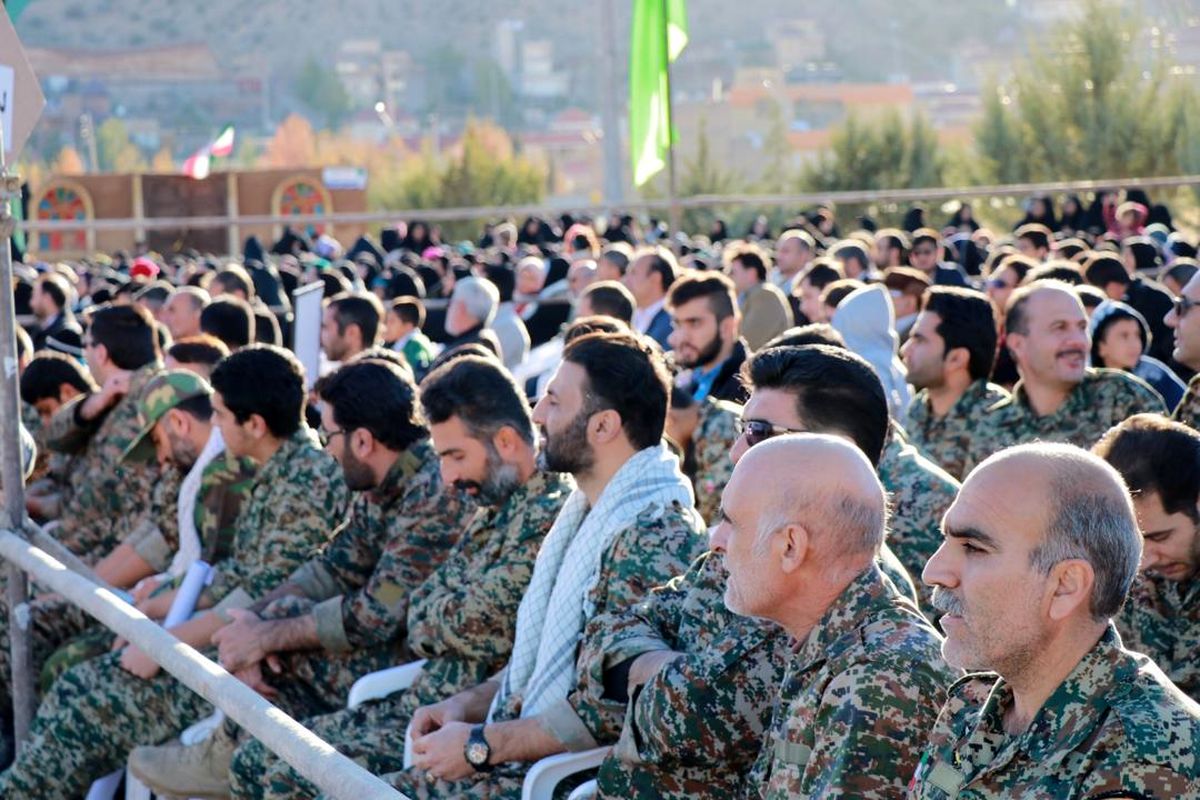 تجمع ۲ هزار نفری بسیجیان منطقه شمال غرب شیراز برگزار شد