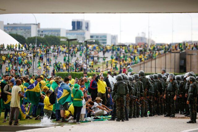 بیش از ۱۸۰۰ تن از عاملان حمله به نهادهای دولتی برزیل بازداشت شدند