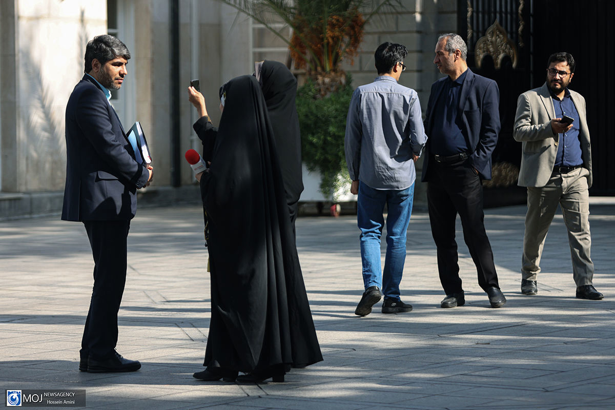 آزمون استخدام ۱۱۱ هزار کادر درمان و نیروی وزارت بهداشت فردا برگزار می‌شود