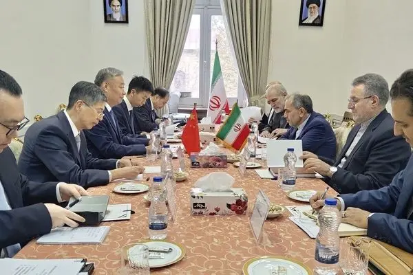معاونان سیاسی وزارت امور خارجه ایران و چین با یکدیگر دیدار کردند