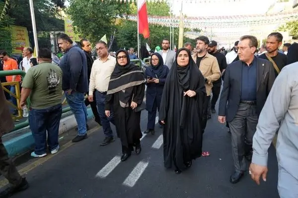  وزیر راه و شهرسازی در راهپیمایی کیلومتری غدیر حضور یافت