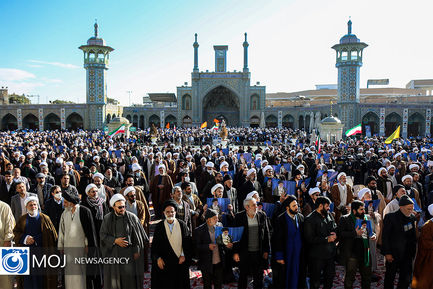 اجتماع بزرگ حمایت از مرجعیت و رهبر انقلاب اسلامی در حرم حضرت معصومه(س) (4) copy