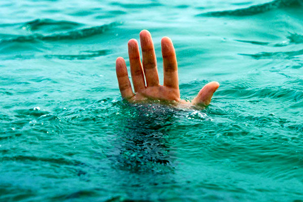 جوان ۱۹ ساله هنگام شنا در استخر دانشگاه آزاد ساری غرق شد