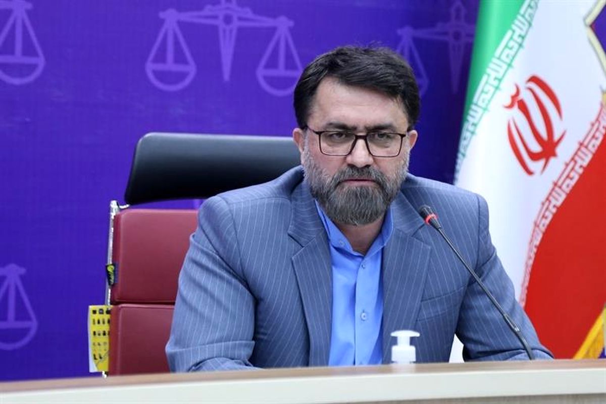 تذکر دادستان قزوین به مدیران استان قزوین برای عدم استفاده از عناوین علمی غیرواقعی در مکاتبات اداری