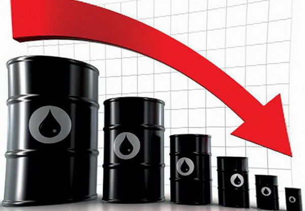 قیمت نفت کمی کاهش یافت