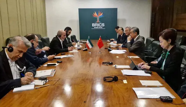 ایران متحدان راهبردی خود را در جریان مذاکرات با دولت آمریکا قرار می‌دهد