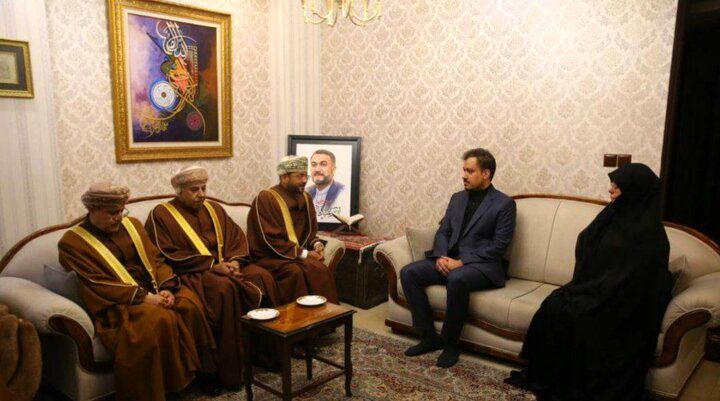 وزیر خارجه عمان در منزل شهید حسین امیرعبداللهیان حضور یافت