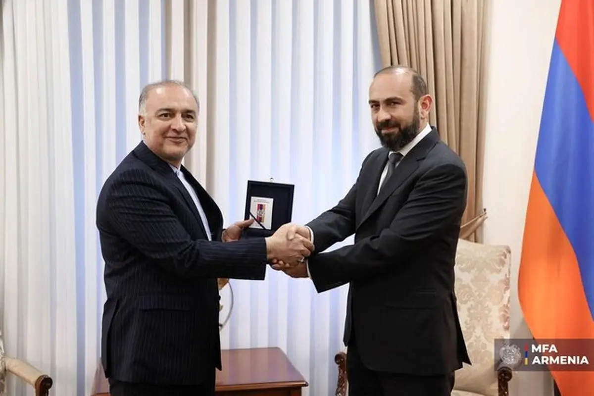 سفیر ایران در ارمنستان مدال دوستی دریافت کرد