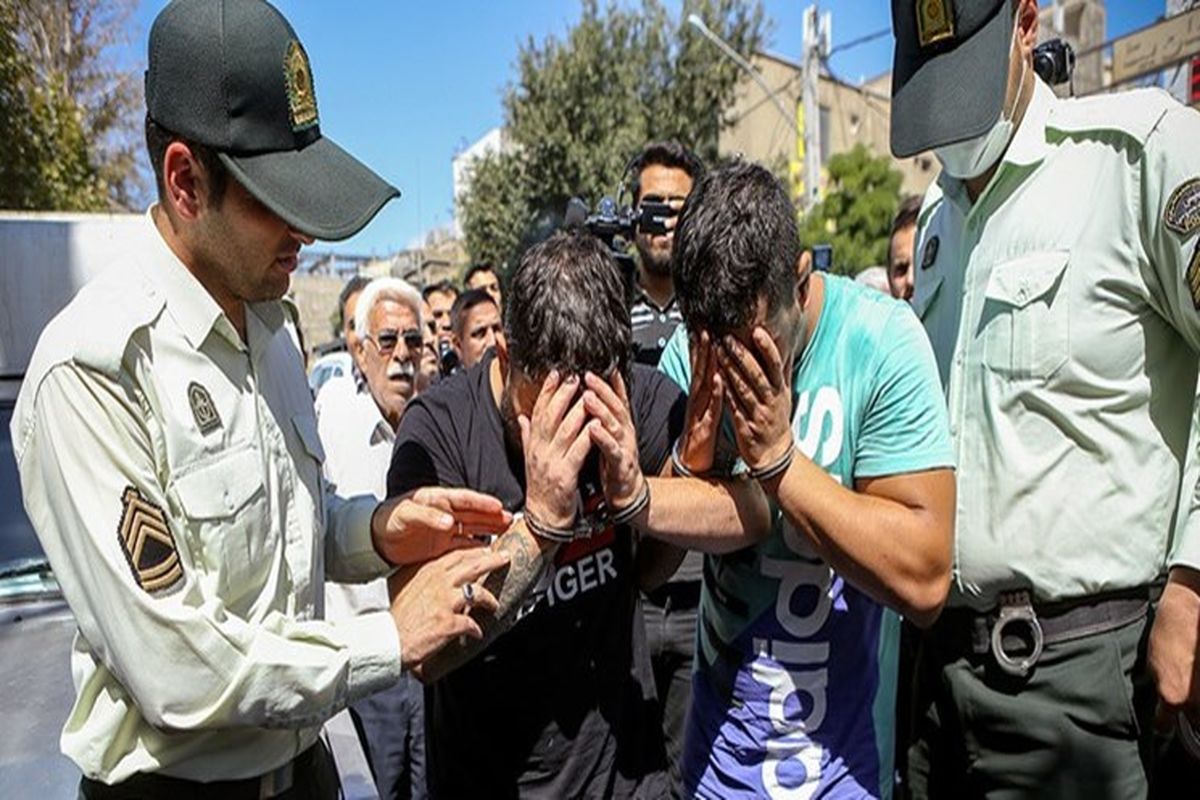 سارقان 30 میلیاردی از منازل  اصفهان دستگیر شدند/ اعتراف متهمین به 10 فقره سرقت