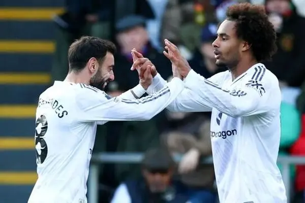 منچستریونایتد با غلبه بر کریستال پالاس به رده ششم جدول صعود کرد