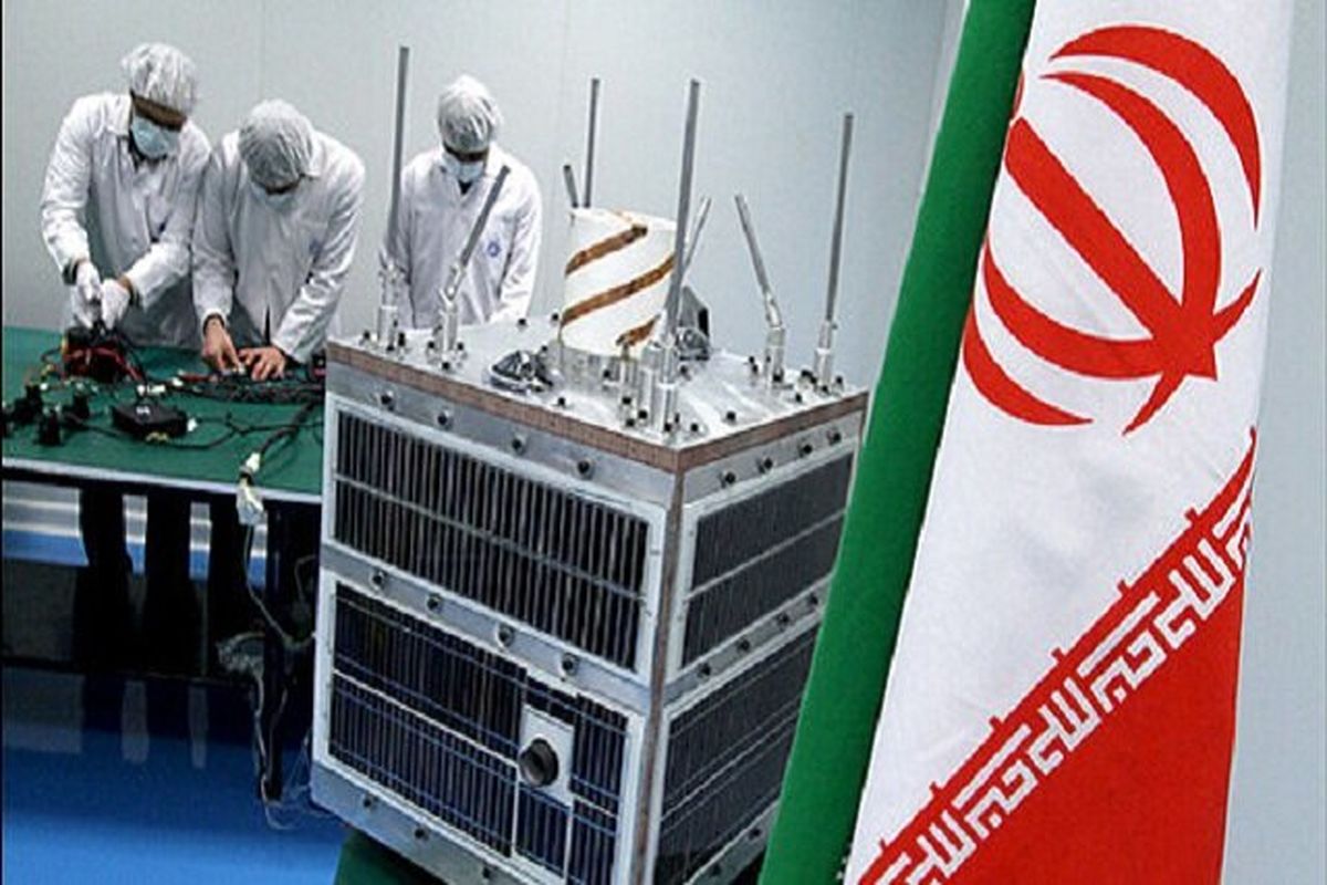 رئیس سازمان فضایی ایران از انجام تست‌های نهایی ماهواره‌های «کوثر» و «هدهد» بازدید کرد