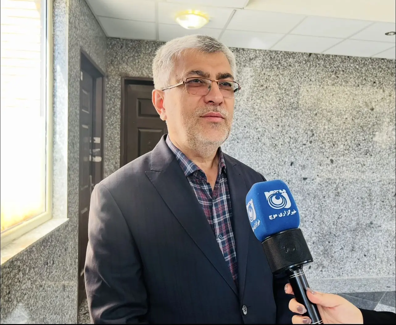 ایجاد اشتغال پایدار مرزنشینان با هدف محرومیت‌زدایی، کنترل و کاهش قاچاق کالا اولویت دارد 