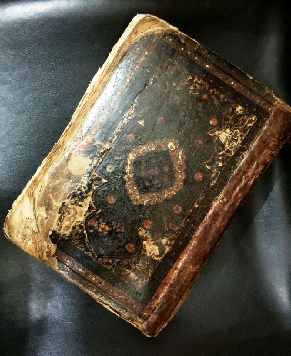 کشف یک جلد قرآن مربوط به دوران حکومت زندیه در آستانه ‌اشرفیه
