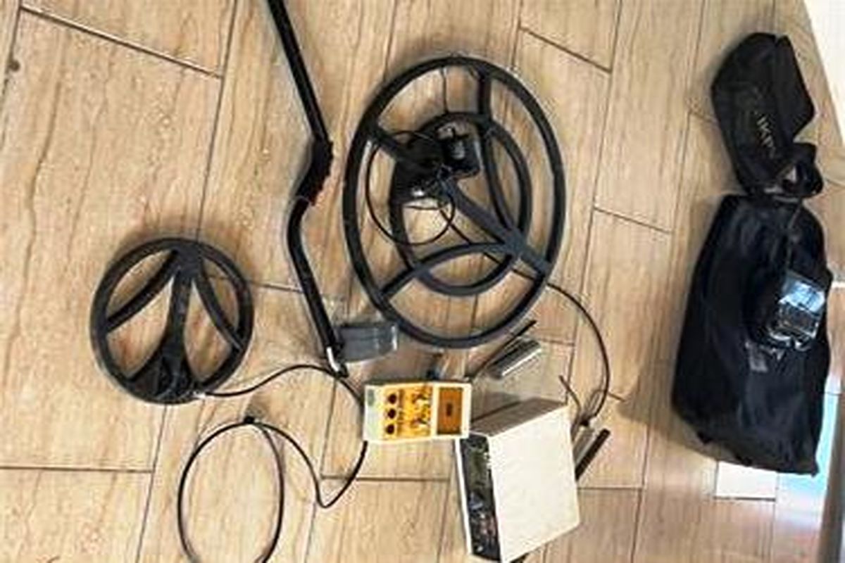 دستگیری 2 حفار غیرمجاز و کشف و ضبط فلزیاب در شهرستان نور