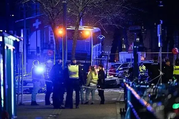 چندین کشته و زخمی در حادثه برخورد اتوبوس با ایستگاه در استکهلم