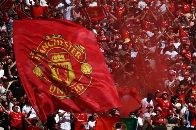 یونایتد با درخشش امبومو و کونیا از سد برایتون گذشت