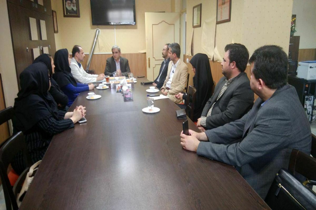 دیدار رییس سازمان صنعت معدن و تجارت گیلان با اعضای خانه مطبوعات در استان