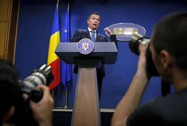 شورش حزب حاکم رومانی علیه نخست‌وزیر