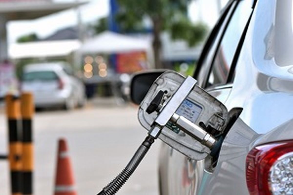ایجاد موانع در صنعت سی ان جی، زمینه سازی واردات بنزین