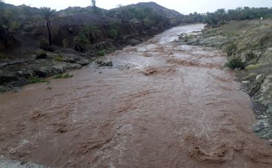 بارش شدید باران در هرمزگان/مردم از ورود به حریم رودخانه ها خودداری کنند