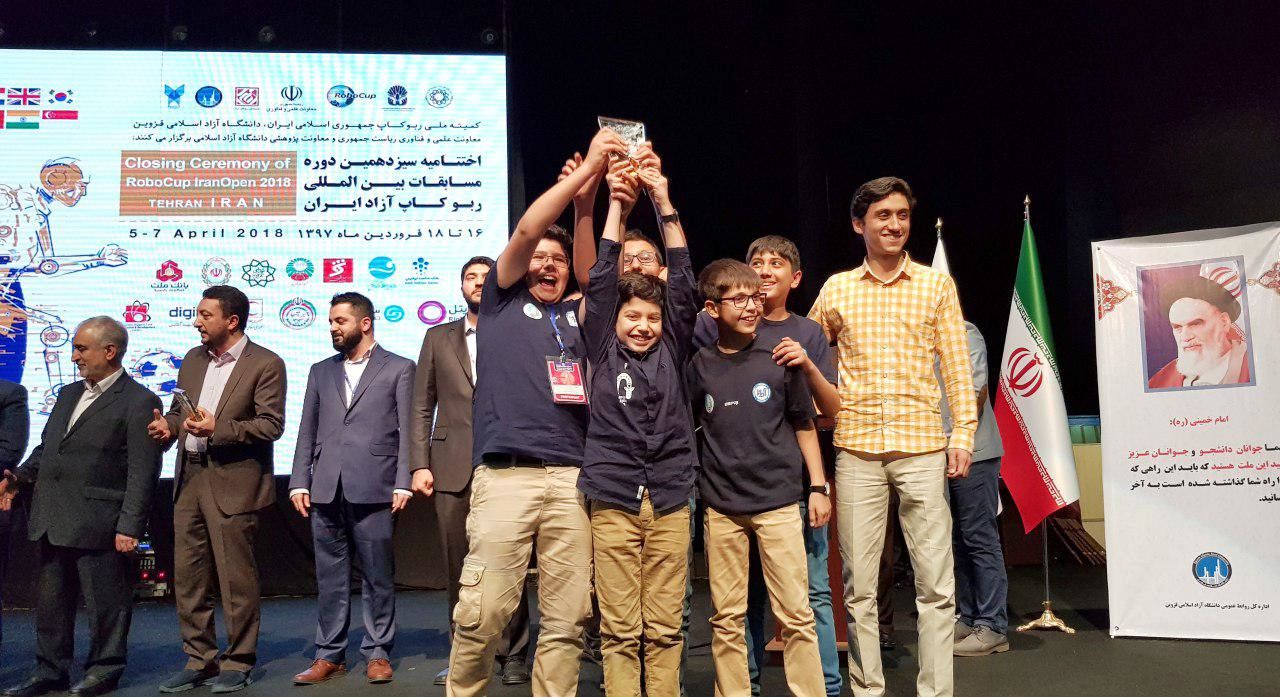 درخشش تیم رباتیک صدرا در سیزدهمین مسابقات بین المللی ربوکاپ آزاد ایران – تهران