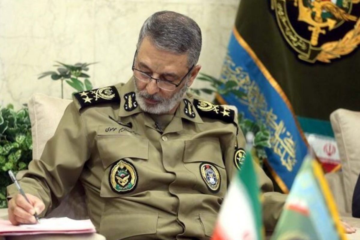 پیام تبریک فرمانده کل ارتش بمناسبت هفته نیروی انتظامی