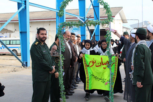 120 دانش آموز صومعه سرایی به مناطق عملیاتی جنوب اعزام شدند