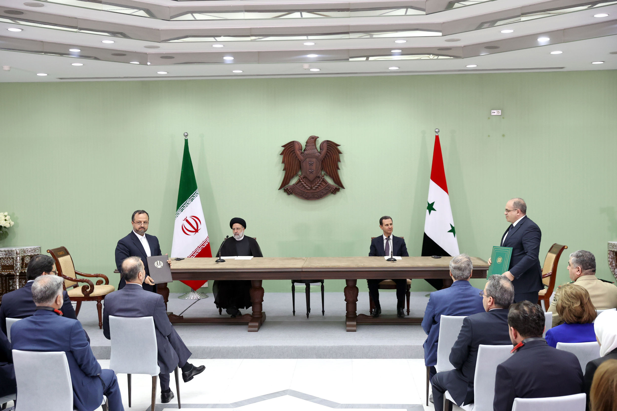 برنامه جامع همکاری‌های راهبردی و بلندمدت ایران و سوریه و ۱۴ سند همکاری دیگر امضا شد
