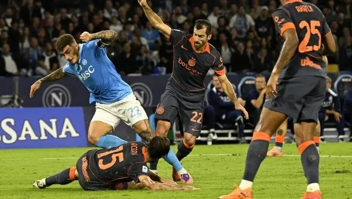ناپولی با شکست ۳ بر ۱ اینتر صدرنشین سری‌آ شد