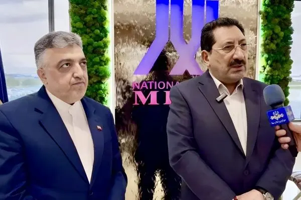 وزیر صمت ایران در سفر به بلاروس برنامه‌های صنعتی و تجاری را دنبال می‌کند