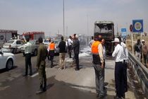 آتش سوزی اتوبوس مسافربری در آزادراه تهران_ قم