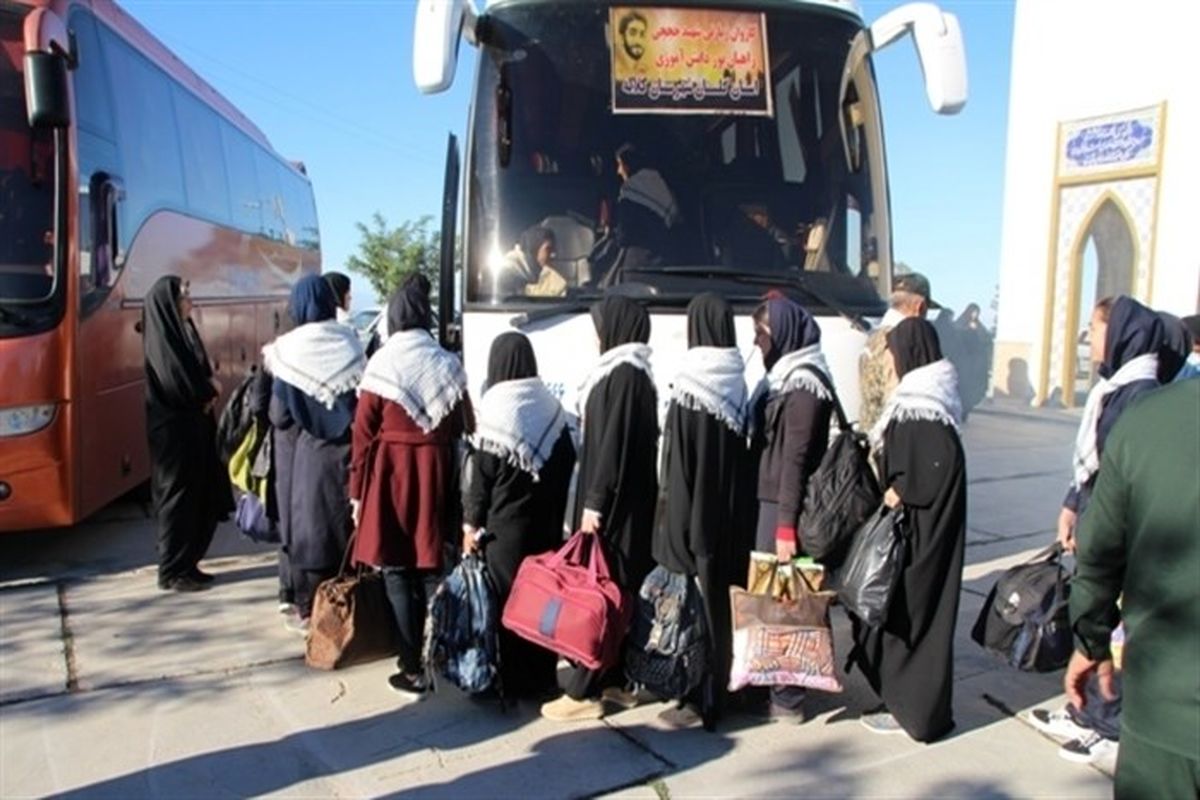 اعزام 8 دستگاه اتوبوس دانش آموزی به مناطق عملیاتی دفاع مقدس جنوب کشور 