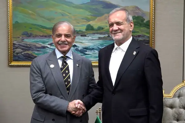 تهران و اسلام‌آباد بر تسریع اجرای توافقات تأکید کردند